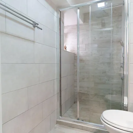 Lara Free Parking Skadarlija