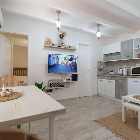 Lara Free Parking Skadarlija Bělehrad